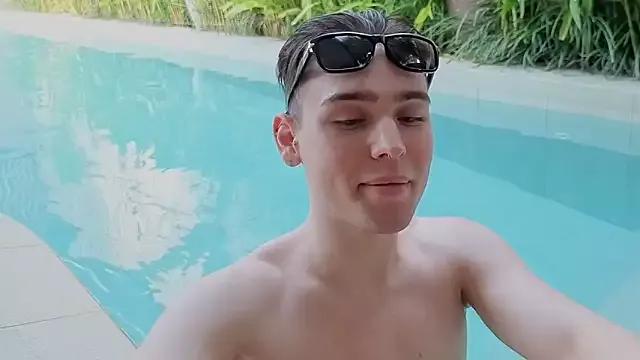 RobbyCharming on StripChat 