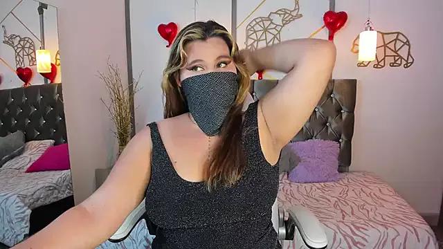 SalmaZaman on StripChat 