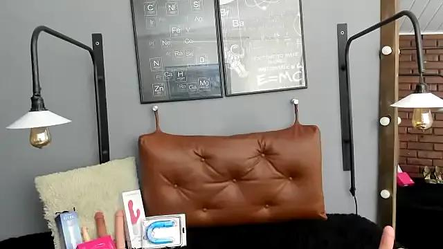 Samantha_mature56 on StripChat 