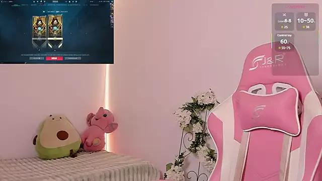 SamanthaLux on StripChat 