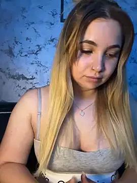 SelenaaD on StripChat 