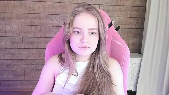 SelinSwarovski on StripChat 