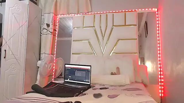 SexyyNana on StripChat 