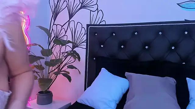 Sweet_Ariadna_ on StripChat 