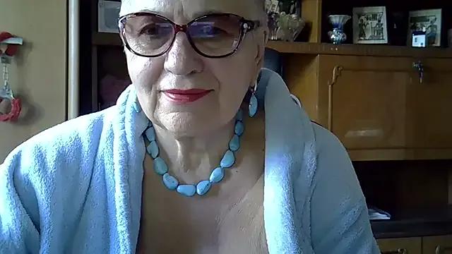 SweetCherry27 on StripChat 