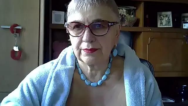 SweetCherry27 on StripChat 