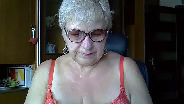 SweetCherry27 on StripChat 