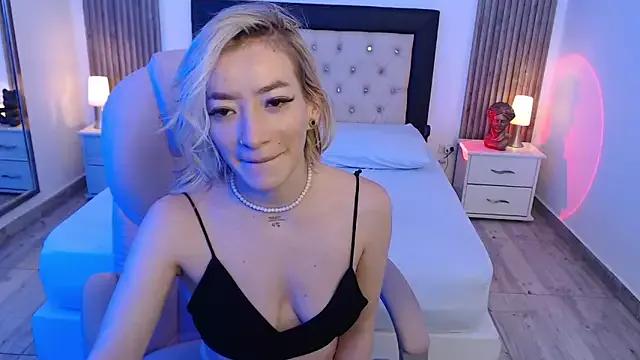 zoe_jones13 on StripChat 